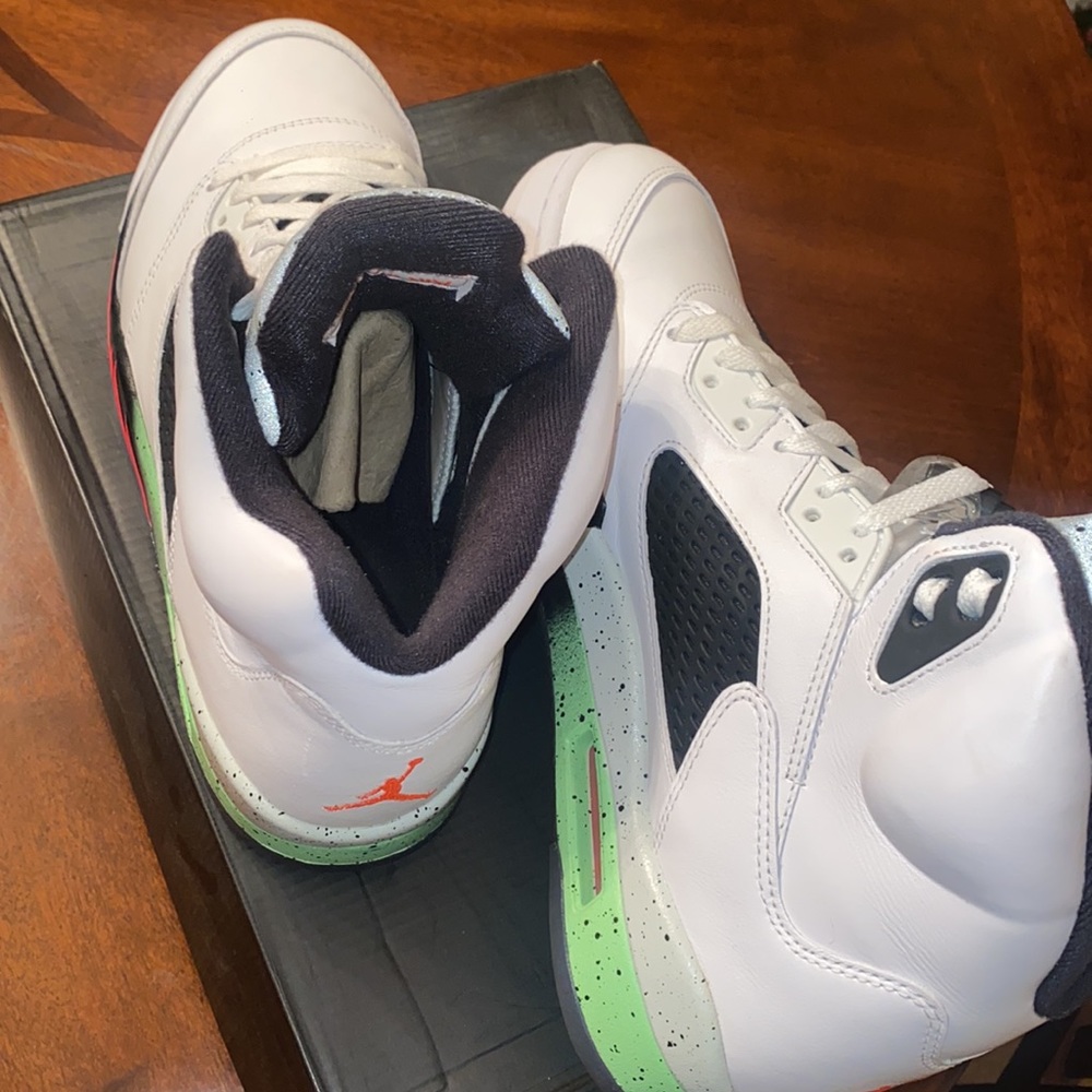Air Jordan 5 Retro - Picture 3 of 6